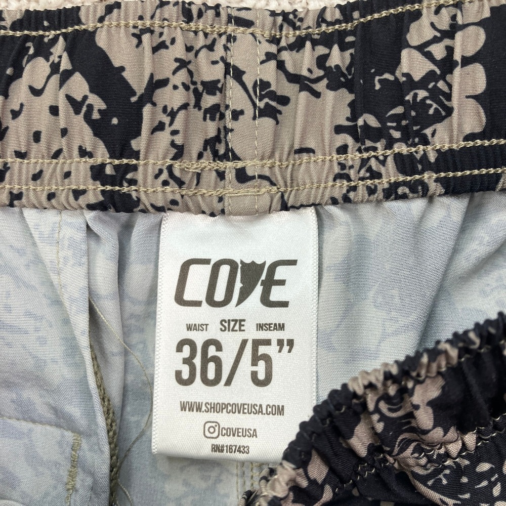 Cove Mens 36 Hybrid Performance Beige Black Snakeskin Print 5in Inseam - Picture 3 of 7